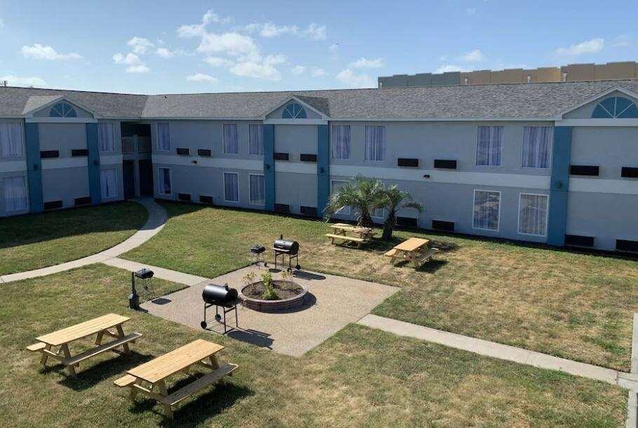 Days Inn By Wyndham Rockport Texas Exterior photo